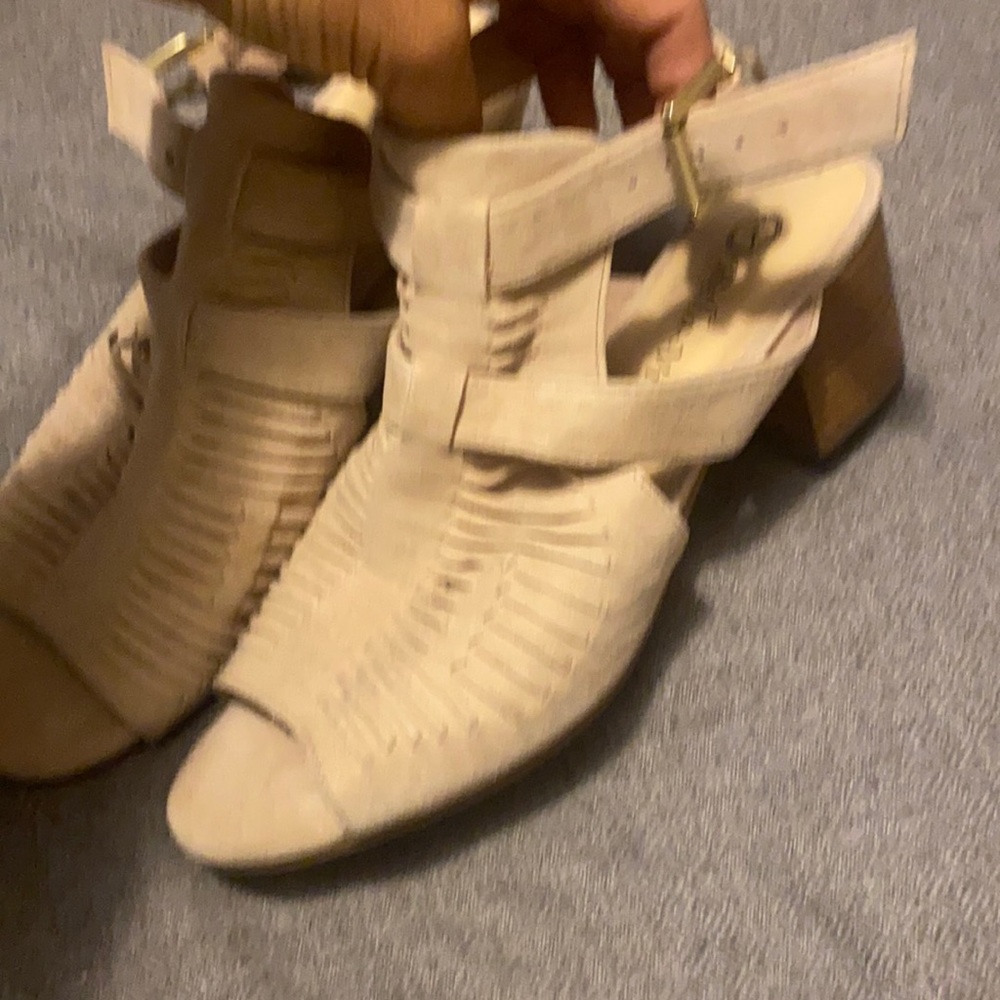Never work pink suede shoes!!!!